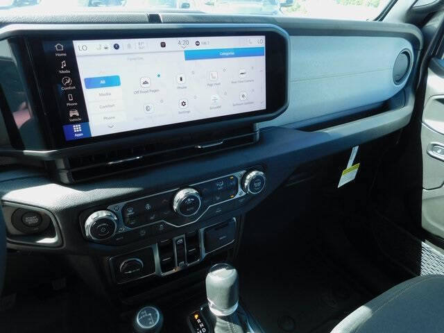 2025 Jeep Gladiator Sport