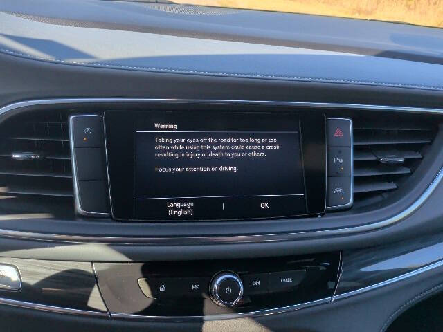 2023 Buick Enclave Essence