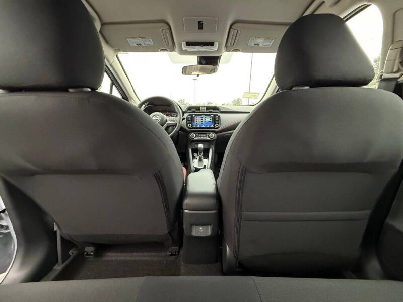 2025 Nissan Versa SR