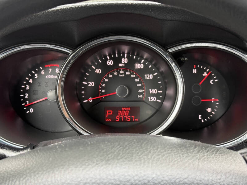 2011 Kia Sorento LX