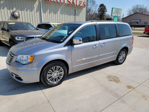 2014 Chrysler Town and Country for sale at De Anda Auto Sales in Storm Lake IA