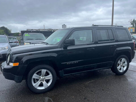 2012 Jeep Patriot for sale at Issy Auto Sales in Portland OR