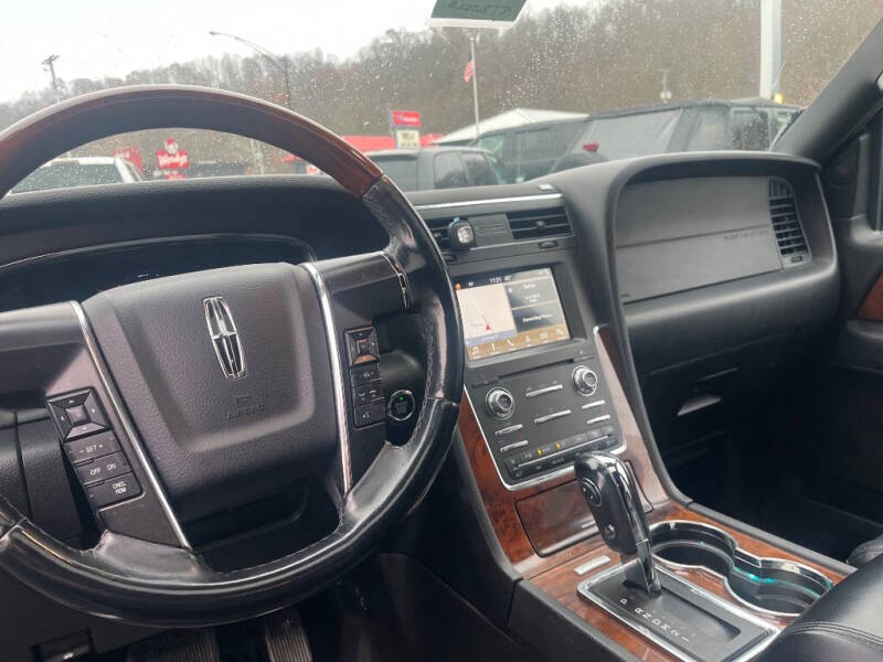 2016 Lincoln Navigator Select