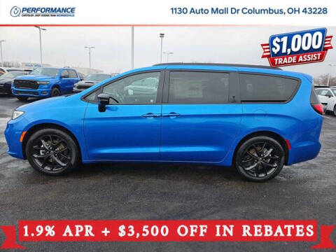 2026 Chrysler Pacifica Select