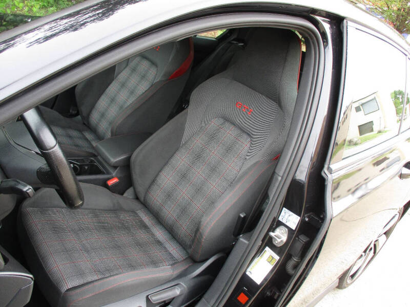 2023 Volkswagen Golf GTI S