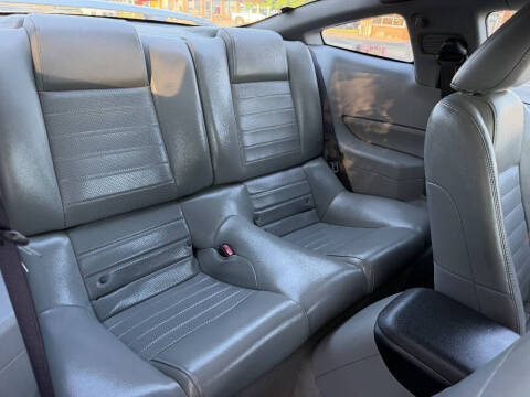 2005 Ford Mustang GT Deluxe