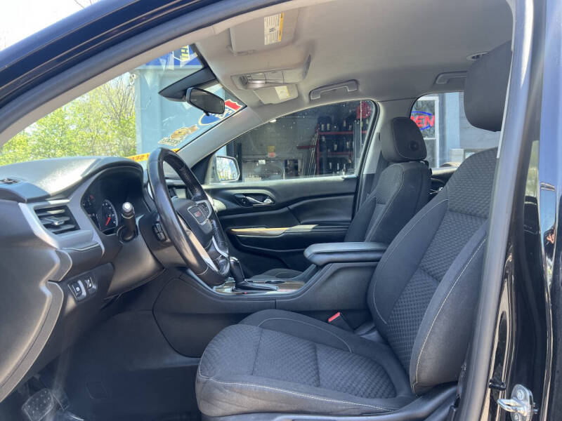 2017 GMC Acadia SLE-1