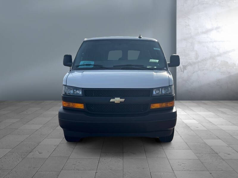 2025 Chevrolet Express LS 3500