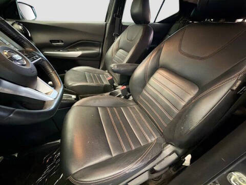 2020 Nissan Kicks SR