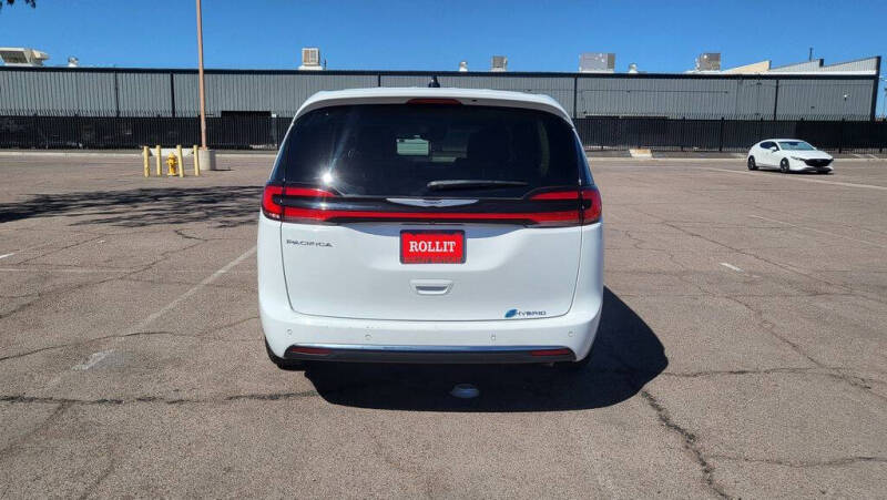 2024 Chrysler Pacifica Plug-In Hybrid Select
