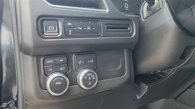 2023 GMC Yukon XL SLT