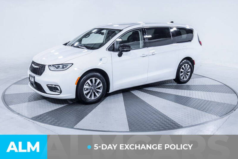 2024 Chrysler Pacifica Plug-In Hybrid Select