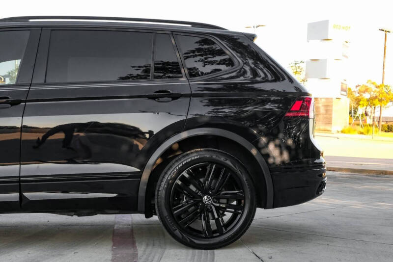 2022 Volkswagen Tiguan SE R-Line Black