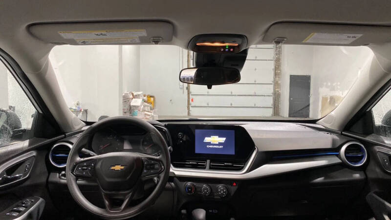 2025 Chevrolet Trax LS