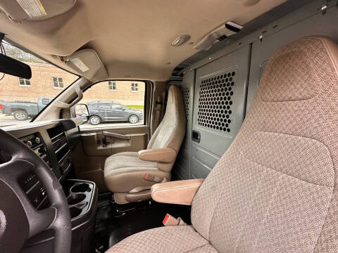 2017 GMC Savana 2500