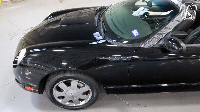 2002 Ford Thunderbird Deluxe