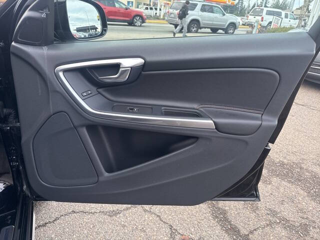 2015 Volvo V60 Cross Country T5