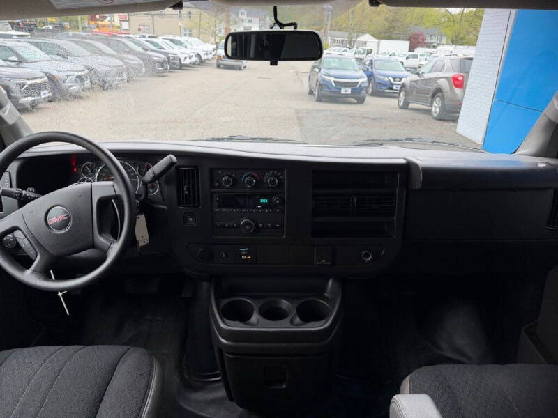 2025 GMC Savana 2500