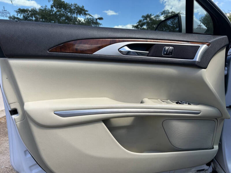 2014 Lincoln MKZ