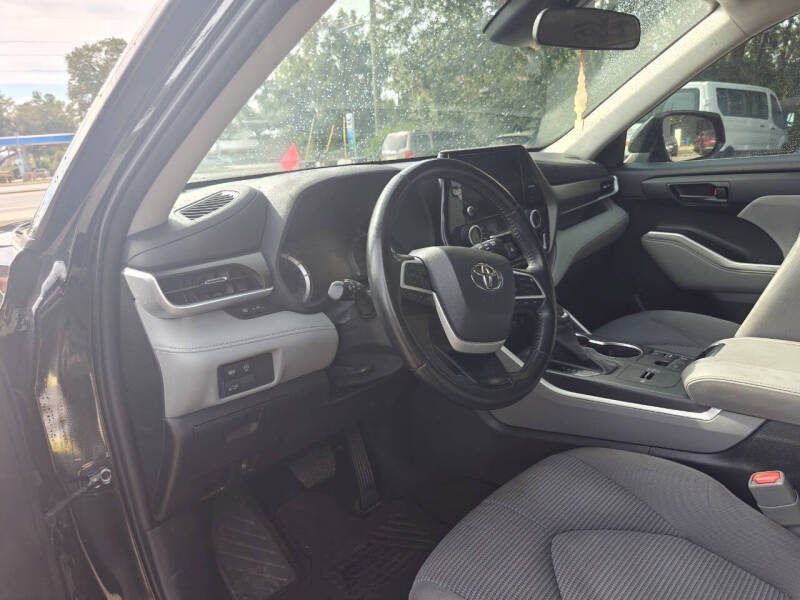 2023 Toyota Highlander LE