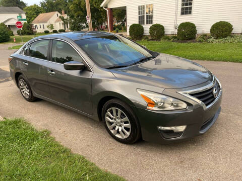 2014 Nissan Altima for sale at Via Roma Auto Sales in Columbus OH