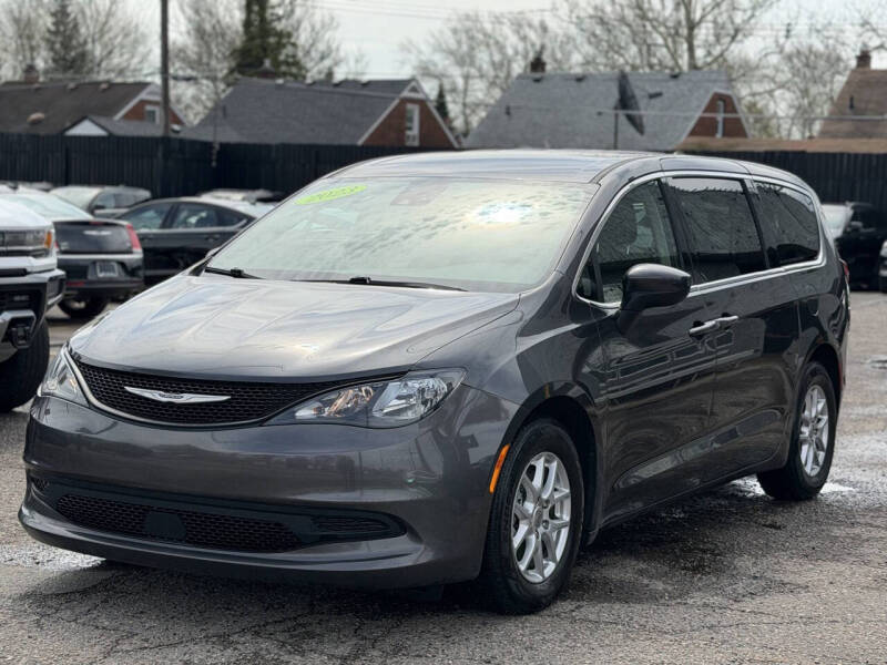 2023 Chrysler Voyager LX