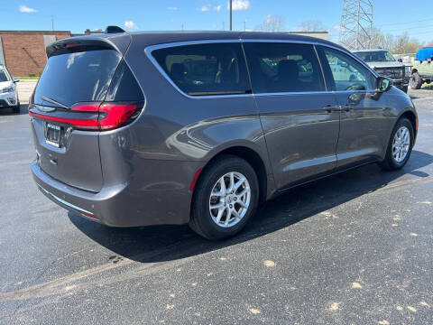 2023 Chrysler Pacifica Touring L
