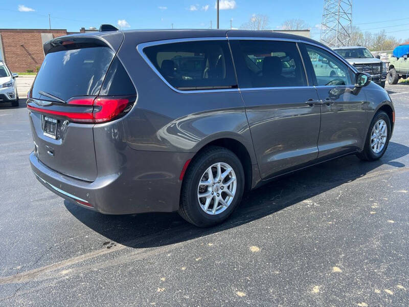 2023 Chrysler Pacifica Touring L