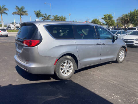 2017 Chrysler Pacifica LX