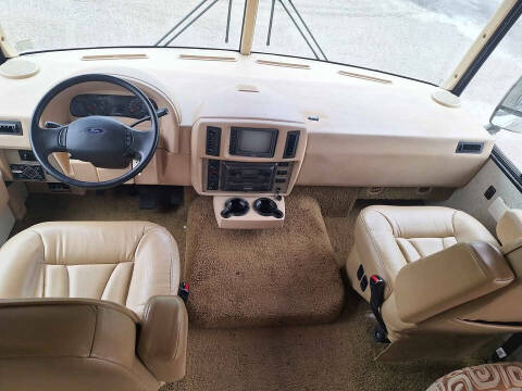 2008 Winnebago Sunova 35J
