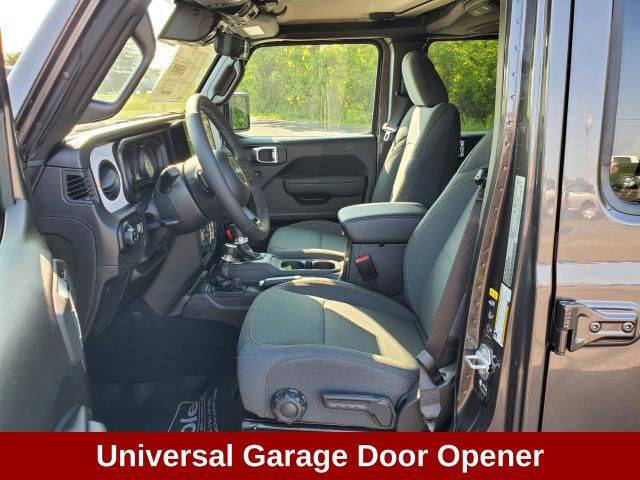 2025 Jeep Gladiator Sport