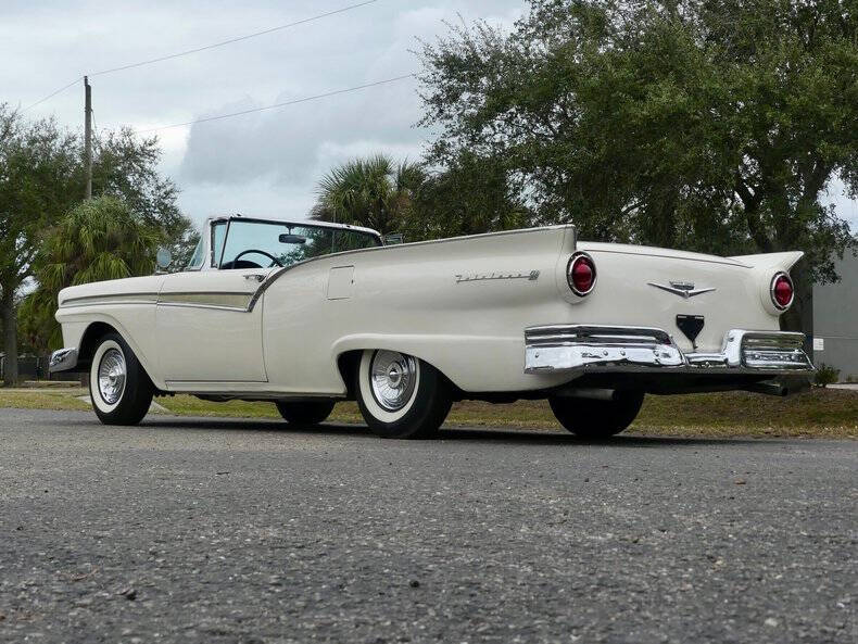 1957 Ford Fairlane