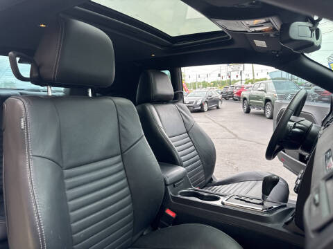 2014 Dodge Challenger SXT Plus