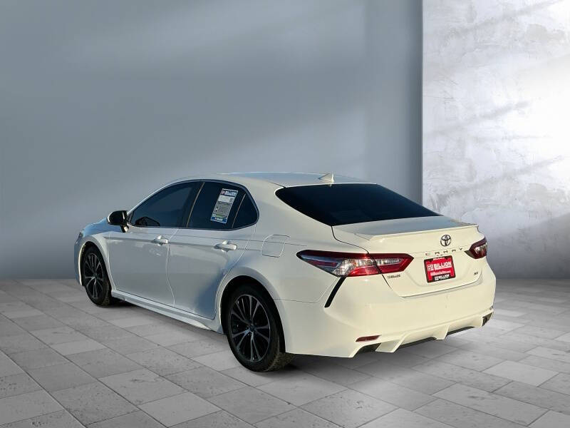 2020 Toyota Camry SE