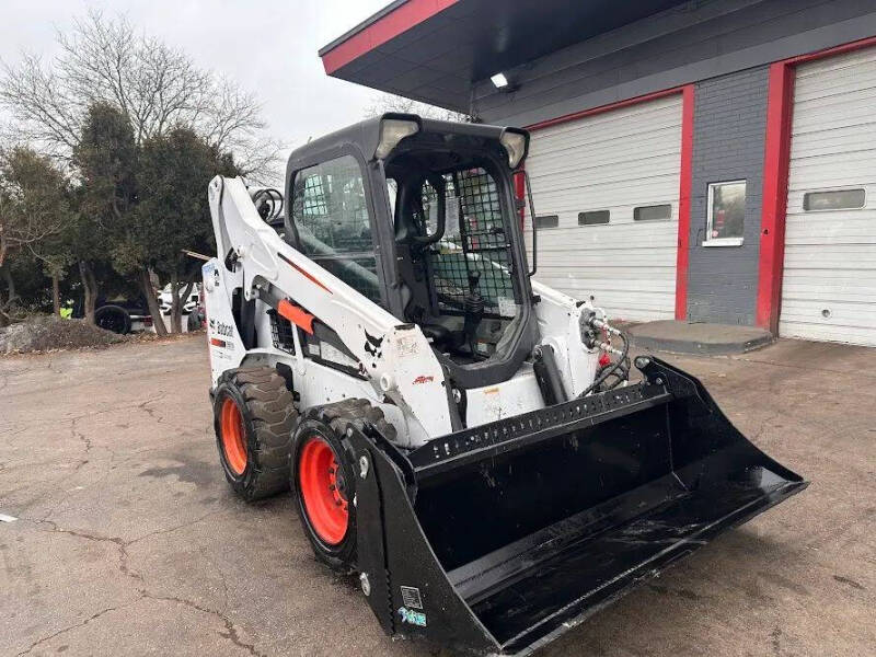 2014 Bobcat S590 TWO SPEED SKID STEER LOAD