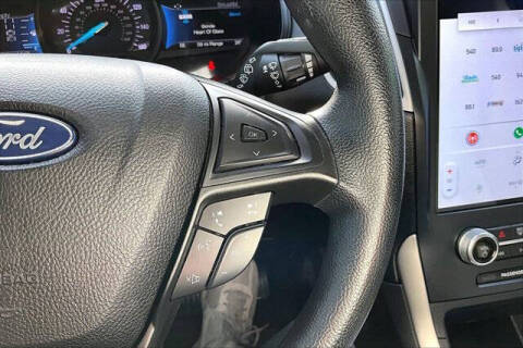2022 Ford Edge SE