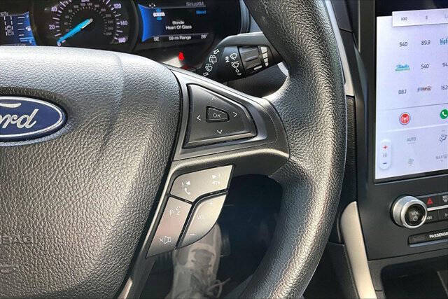 2022 Ford Edge SE