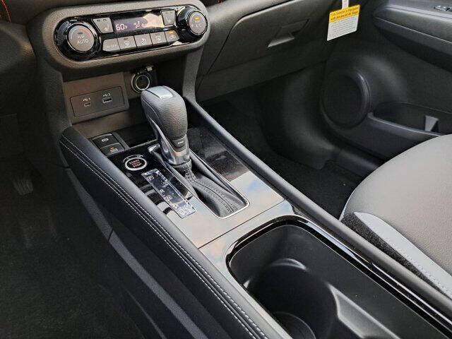 2024 Nissan Kicks SR