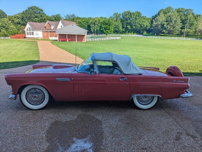 1956 Ford Thunderbird