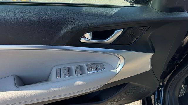 2023 Genesis G70