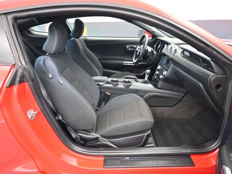 2017 Ford Mustang V6