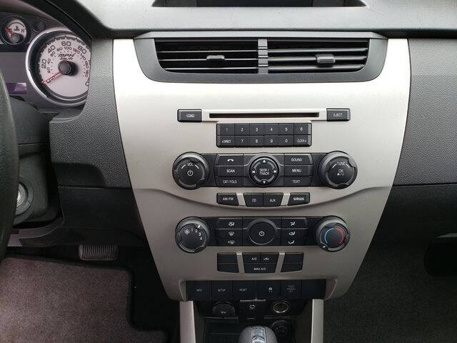 2011 Ford Focus SE SE 4dr Sedan 18