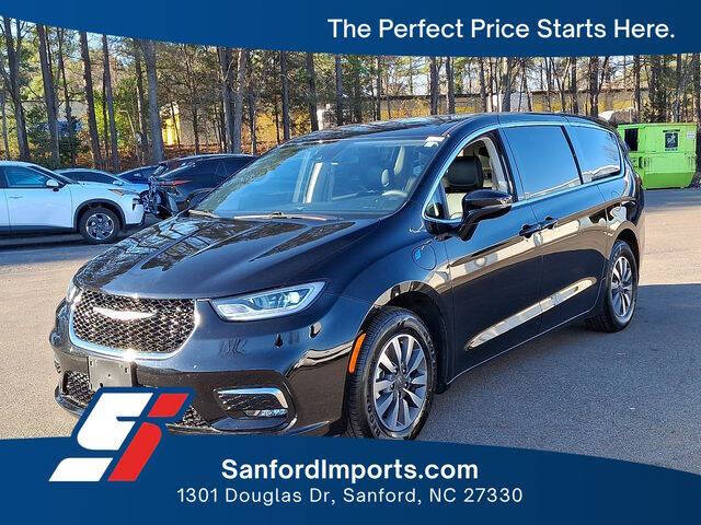 2024 Chrysler Pacifica Plug-In Hybrid Select