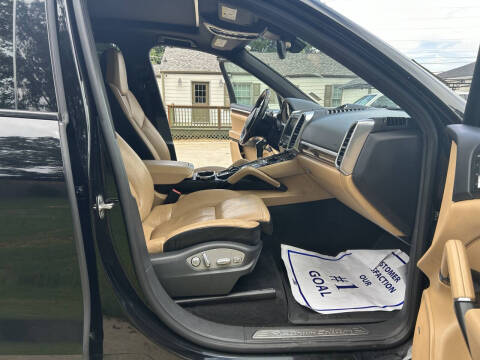 2014 Porsche Cayenne Platinum