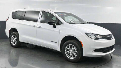 2025 Chrysler Voyager LX