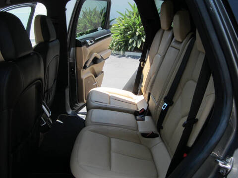 2014 Porsche Cayenne Platinum