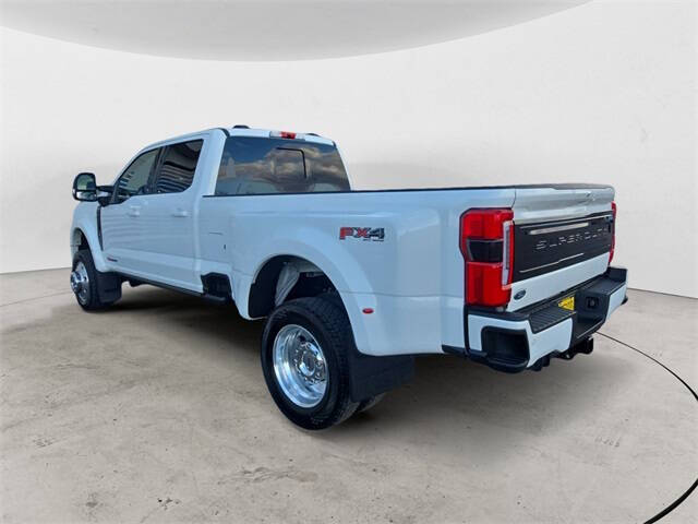 2025 Ford F-450 Super Duty Platinum