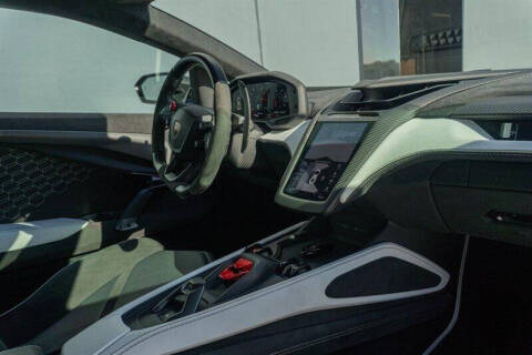 2024 Lamborghini Revuelto