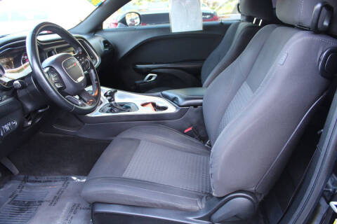 2016 Dodge Challenger SXT