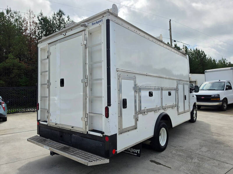 2024 Ford E-Series E-450 SD